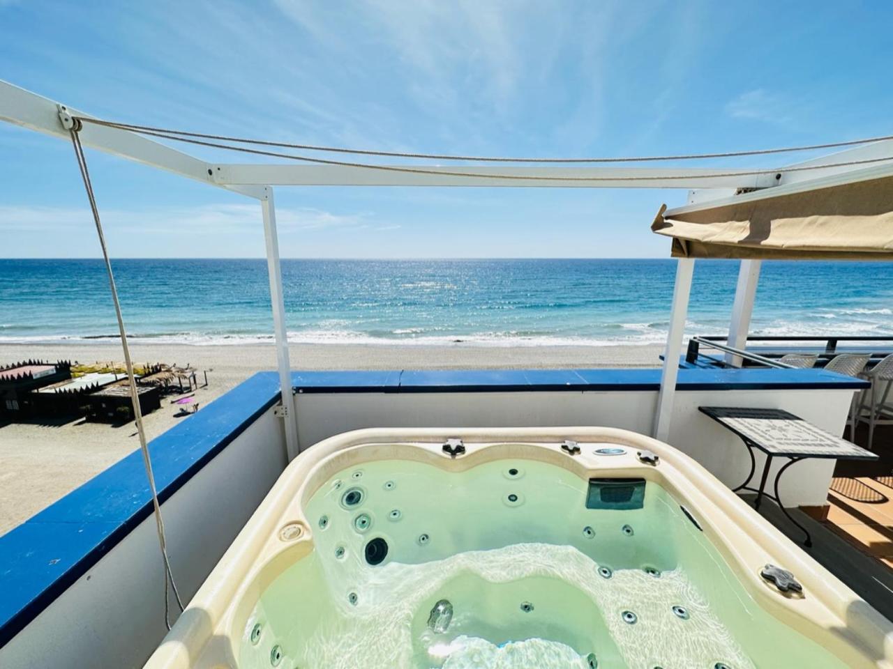 The Beach Penthouse トロクス・コスタ エクステリア 写真